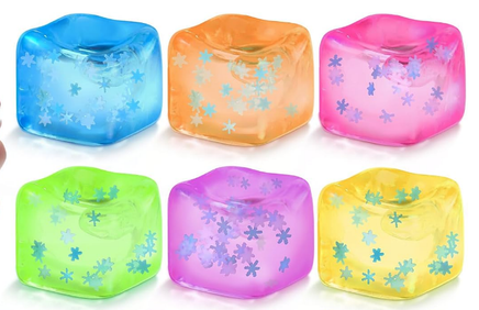 SMALL SNOWFLAKE CUBE SQUISHY (WINTER/HOLIDAY)